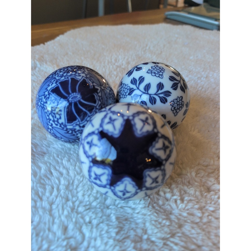 Pier 1 Set Of 3 Classic Chinoserie 3" Blue & White Orbs/Balls Home Decor EUC